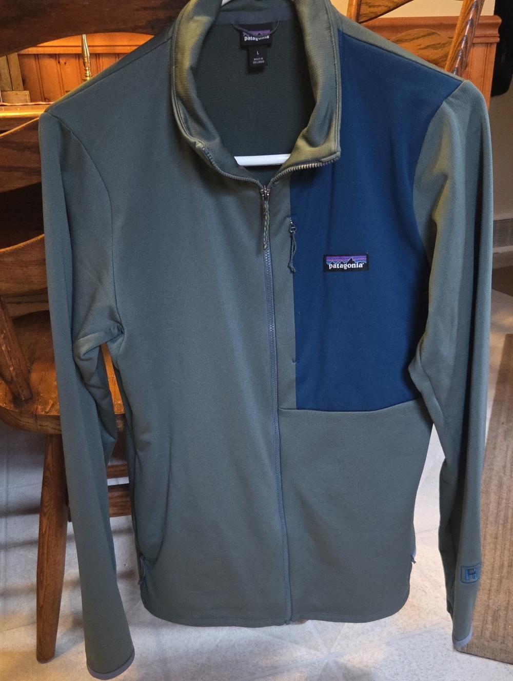Patagonia Olive Green "R" Utility Jacket with Navy Chest Panel